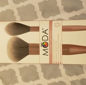 Moda brushes- powder and soft glow kit